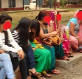 आपत्तिजनक अवस्थामा होटेलबाट १२ जना युवायुवती पक्राउ