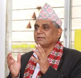 विद्यालय तहबाटै शहीदको सम्मानबारे जानकारी गराउनु पर्छ : मन्त्री पोखरेल