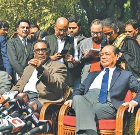 ४ न्यायाधीशले पत्रकार सम्मेलन गर्दै भने- ‘प्रधानन्यायाधीशका कारण लोकतन्त्र जोखिममा’