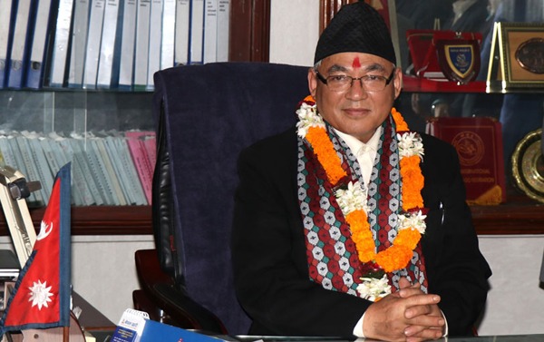 बादललाई मत हाल्न एमालेद्वारा ह्वीप जारी