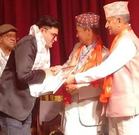 संगीतकार भुवनलाई सुदुर पश्चिमको सम्मान