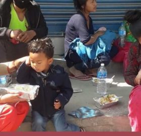 निशुल्क खाना खुवाउदै नेबिसंघ काभ्रे