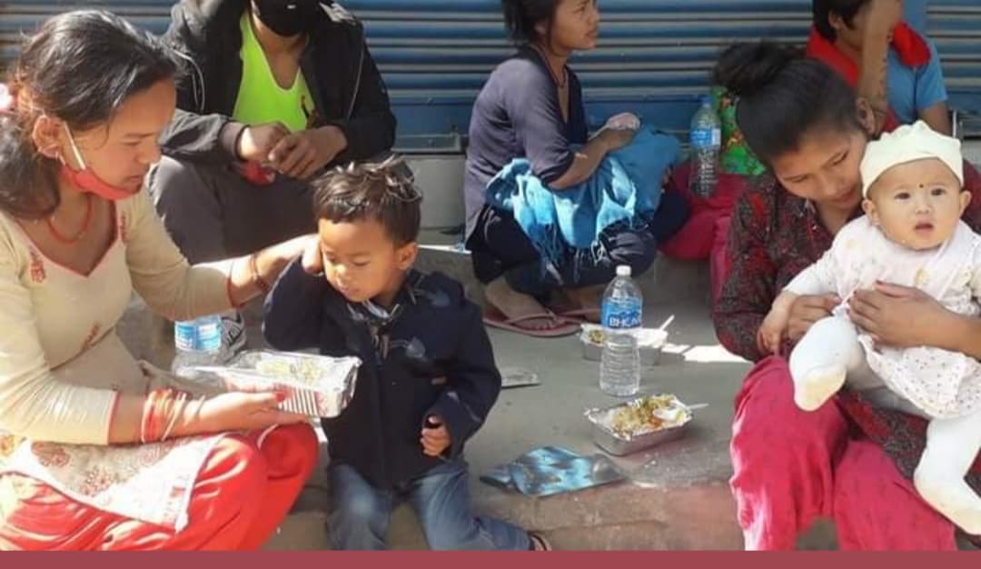 निशुल्क खाना खुवाउदै नेबिसंघ काभ्रे