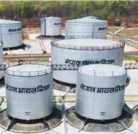 विमान र गाडी नचल्दा पेट्रोलियम पदार्थ छेलोखेलो !
