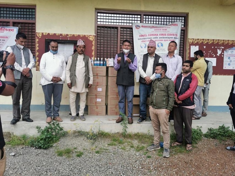 नाङ्शाल एशोसियशनद्वारा स्वास्थ्य सामग्री वितरण