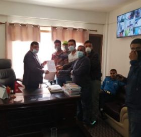 सरकारलाई ने बि संघ काभ्रेको ज्ञापनपत्र