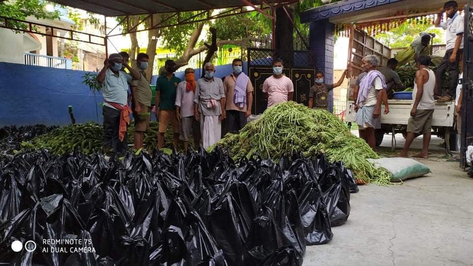वीरगंजमा व्यक्तिगत खर्चमा हजारौ परिवारलाई हरियो तरकारी बितरण ,
