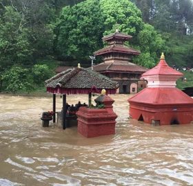 बर्षातकाे कारण पनौतीको धार्मिक स्थलहरु जलमग्न (फोटो फिचर )