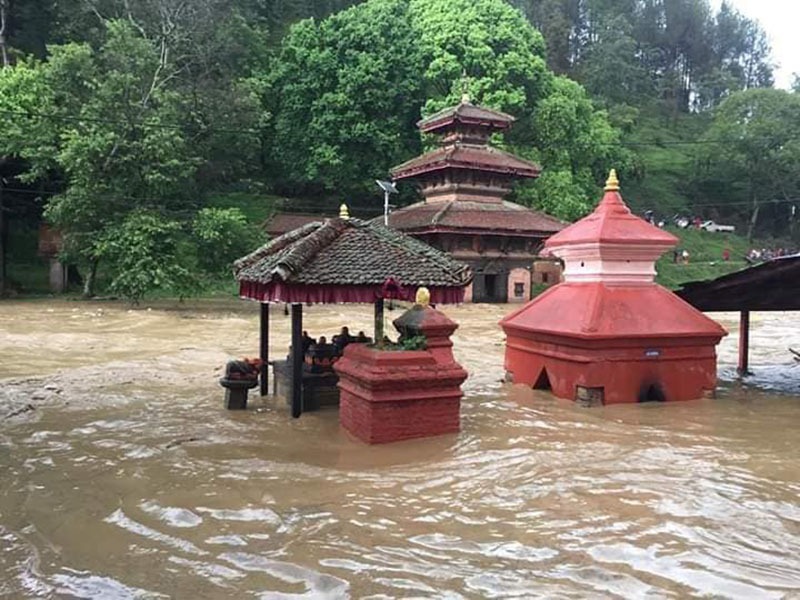 बर्षातकाे कारण पनौतीको धार्मिक स्थलहरु जलमग्न (फोटो फिचर )