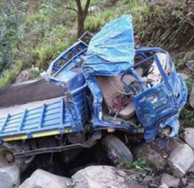 सिन्धुपाल्चोकमा ट्रक दुर्घटना, ४ जना गम्भिर घाइते