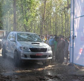हेटौंडाको रातोमाटेमा सेनिटाइजि‌ङ टनेल निर्माण
