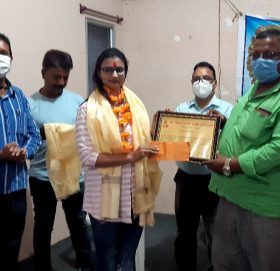 महिला सन्चारकर्मी बिमला गुप्ता सम्मानित