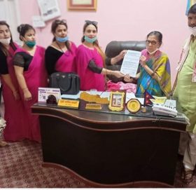 राष्ट्रिय सौन्दर्यकर्मी युनियन नेपाल पर्साद्वारा उपमेयरलाई ज्ञापनपत्र