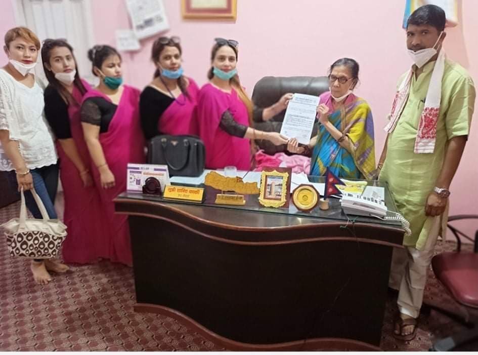 राष्ट्रिय सौन्दर्यकर्मी युनियन नेपाल पर्साद्वारा उपमेयरलाई ज्ञापनपत्र