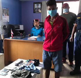 काभ्रेमा हार्डवेयर पसल चोरी गर्ने पक्राउ