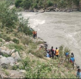 कालीकोटमा टिपर दुर्घटना अपडेट:   २ को मृत्यु, ६ बेपत्ता