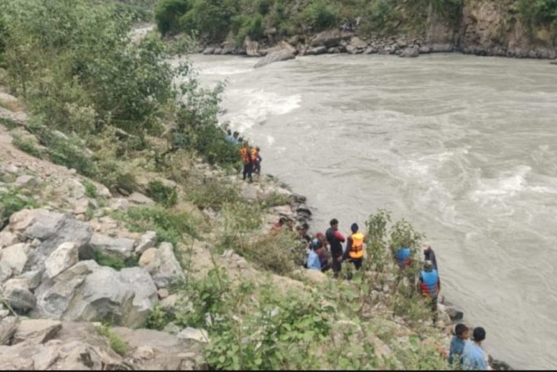 कालीकोटमा टिपर दुर्घटना अपडेट:   २ को मृत्यु, ६ बेपत्ता