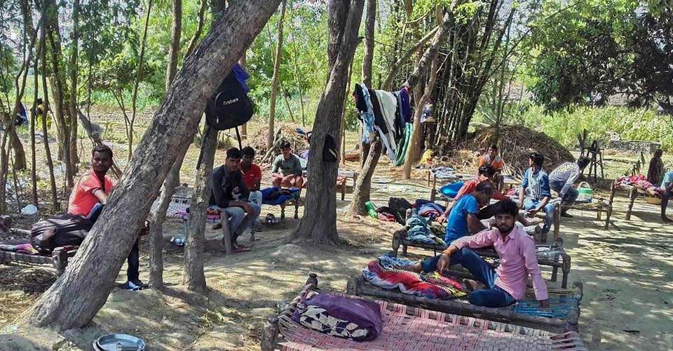 कोरोना परीक्षणबिनै संक्रमित धमाधम घर