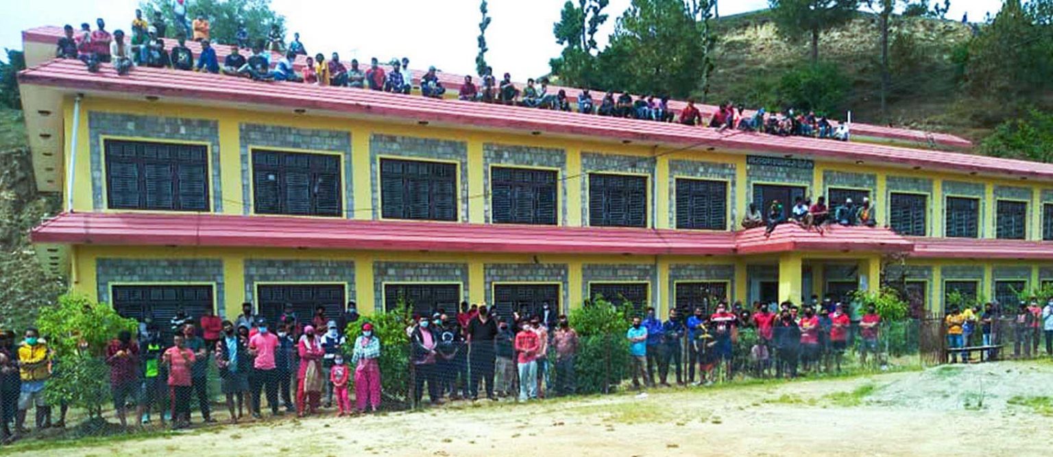 भारतबाट आएकालाई बस्ने ठाउँको अभाव, ३४ कोरोना संक्रमित दुई सय १८ जनाको हुलमा