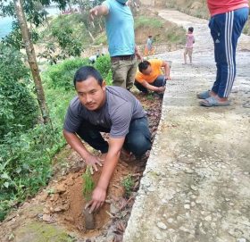 नेपाने बुद्धपार्क वरपर बृक्षारोपण