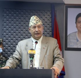 अर्थमन्त्री खतिवडाले दिए राजीनामा