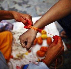 रक्षाबन्धन बाँध्‍न गाउँ निस्किए २७ दिन क्‍वारेन्टाइनमा
