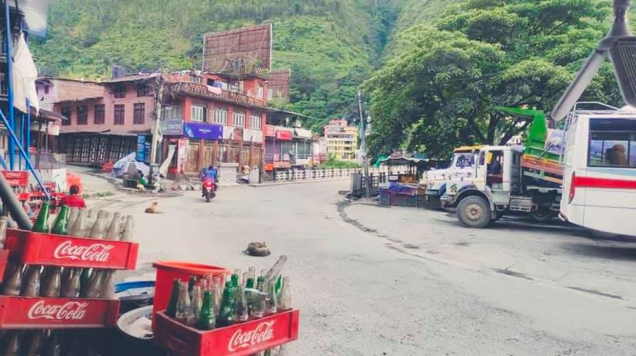 दोलालघाट बजार क्षेत्रको होटलहरु बन्द
