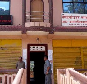 भोलि काभ्रेको मण्डन देउपुरमा  सार्वजनिक बिदा