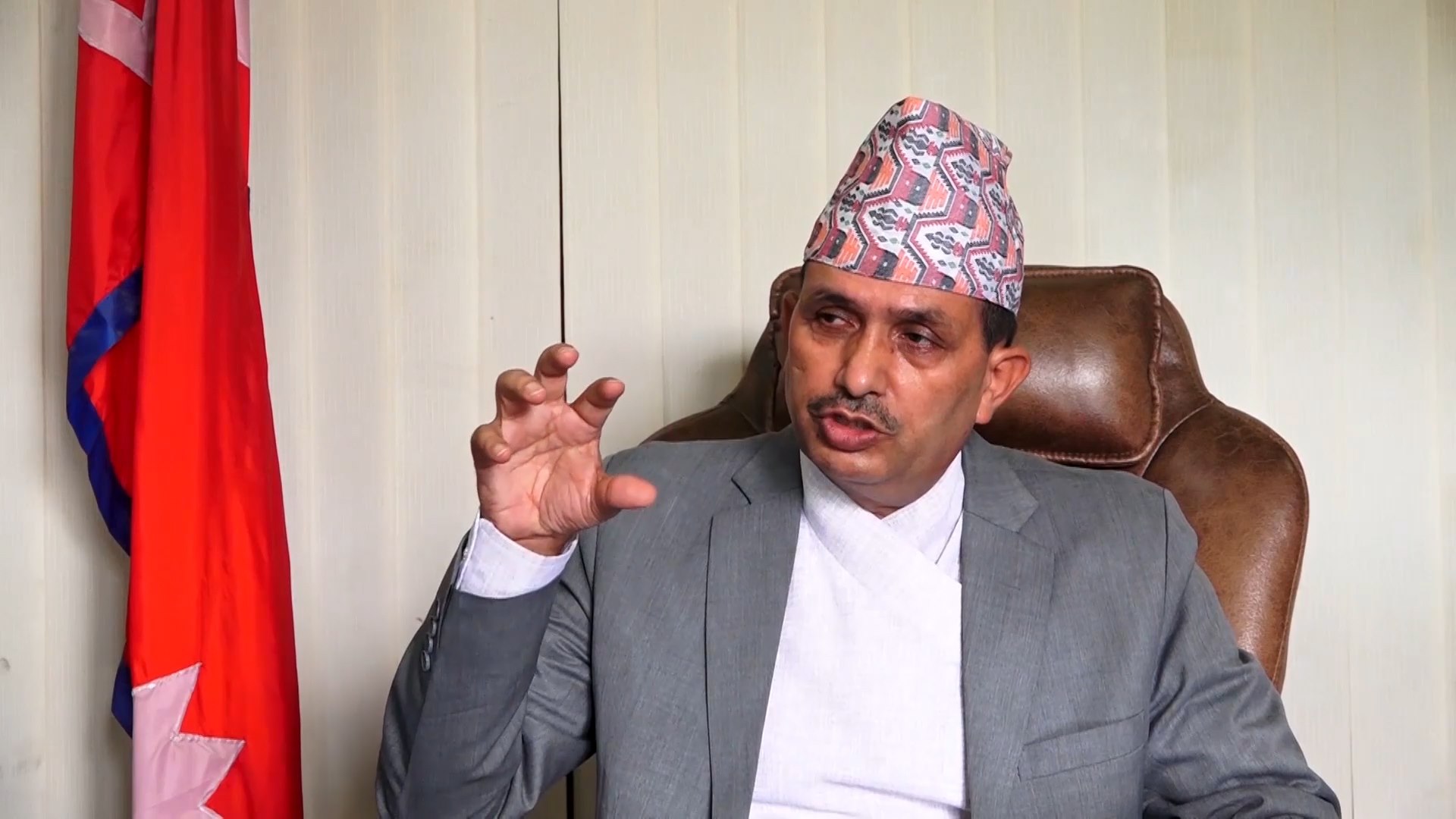 काठमाण्डाैमा फैलिएकाे काेराेना सङ्क्रमणले डढेलाेकाे रुप लिन सक्छ : मन्त्री ढकाल