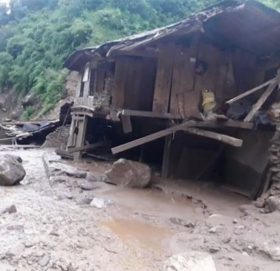 बागलुङ बाढी : फोनले बच्यो धेरैको ज्या’न
