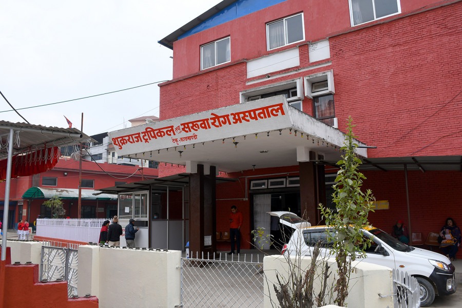 संक्रमितलाई सकसः लक्षणसहितका संक्रमितले नै पाउँदैनन् अस्पताल