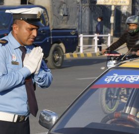 ट्राफिक प्रहरीले अबदेखि सवारी चालक र आम नागरिकलाई ‘नमस्कार’ गर्ने