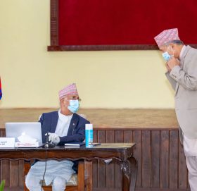 क्याबिनेटमा माया प्रेमका कुरा