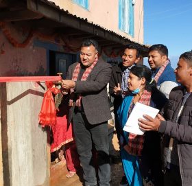 धुलिखेल ११ का करिब ५ सय घरमा पानी सहितको धारा