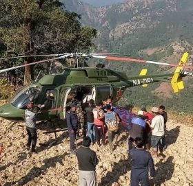 काभ्रेको महाभारतबाट सुत्केरी महिलाको हेलिकप्टर मार्फत उद्धार
