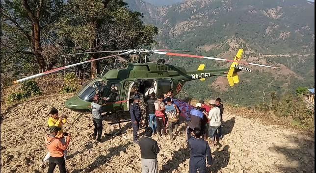 काभ्रेको महाभारतबाट सुत्केरी महिलाको हेलिकप्टर मार्फत उद्धार