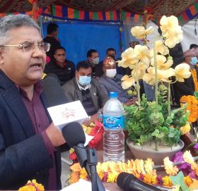नेकपा फुट्न पनि सक्दैन, फुट्न पनि दिइने छैन : पूर्वमन्त्री बाँस्कोटा