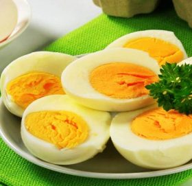 अण्डा कति खाने? कसरी खाने?