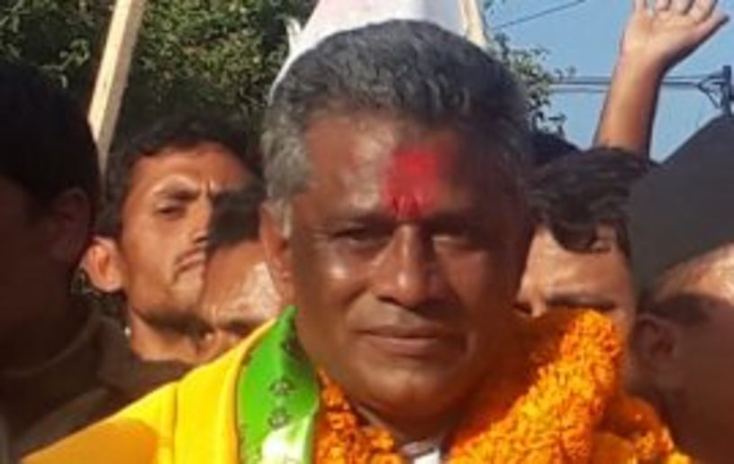 प्रदेश सांसद हुमागाईले छाडे गोकुलको साथ, मन्त्री बनाउने आश्वासन