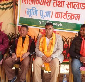 धुलिखेल ११ स्थित थुछेछे छोर्ङान गुम्बाको नयाँ भवन निमार्ण हुदै
