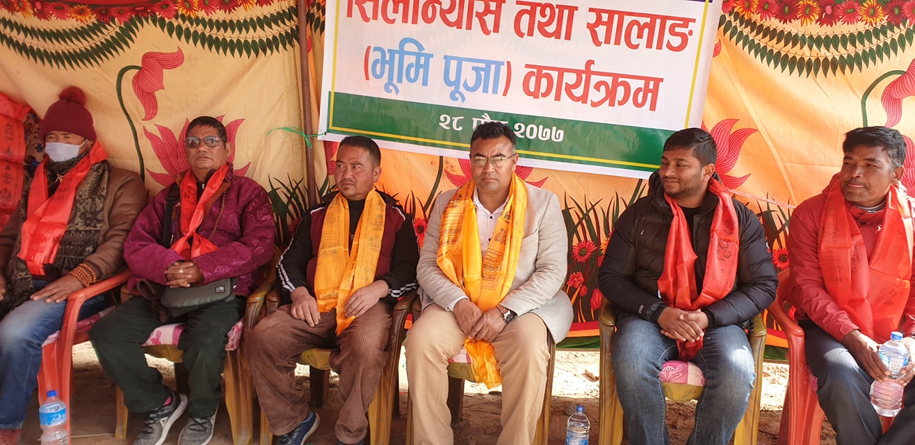 धुलिखेल ११ स्थित थुछेछे छोर्ङान गुम्बाको नयाँ भवन निमार्ण हुदै