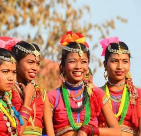 थारू समुदायले माघीपर्व मनाउँदै