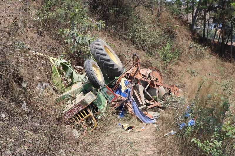 काभ्रेमा ट्रयाक्टर दुर्घटना‚ एकको घ’टनास्थलमै मृ’त्यु