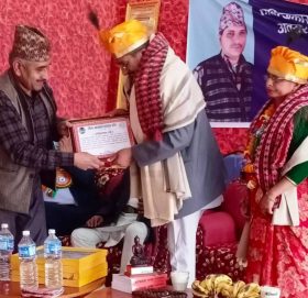 साहित्यकार हरि मञ्जुश्रीलाई मोति महोत्सवमा “शब्द सारथी” को उपाधि