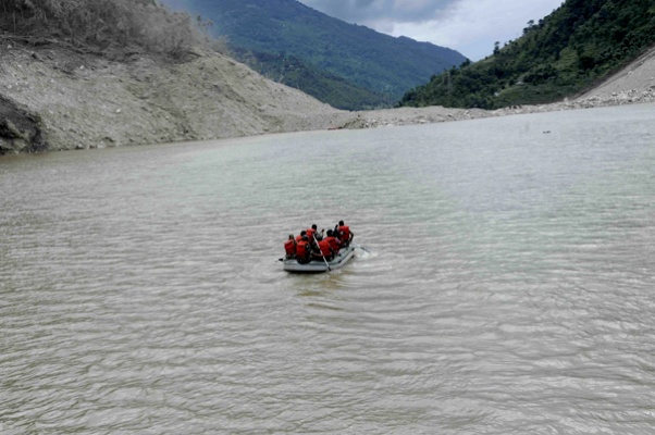 काभ्रेको तेमालका दुई युवा सुनकोशी नदीमा बेपत्ता