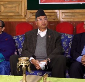 एमाले बैठक : खनाल नेपाललाई पार्टी सदस्यबाटै निष्काशन