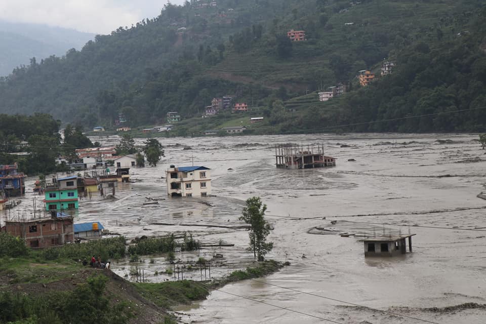 मेलम्ची बाढी पहिरो : थप एकजनाको शव भेटियो, बेपत्ता चार सम्पर्कमा