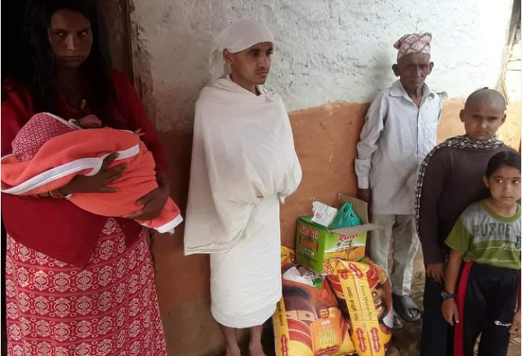 काभ्रे चौरीका नेत्रप्रसादको पिडा: आमाको कि’रिया गर्न खर्च छैन्, घरपरिवार कसरी पाल्ने