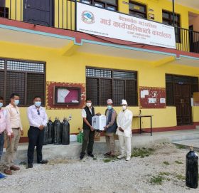 नाङ्साल एसोशियसनले गर्यो काभ्रेका विभिन्न पालिकामा स्वास्थ्य सामाग्री सहयोग