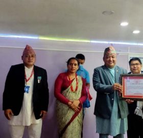 रोशी गाउँपालिकाले गर्यो उत्कृष्ट कृषकलाई पुरस्कृत